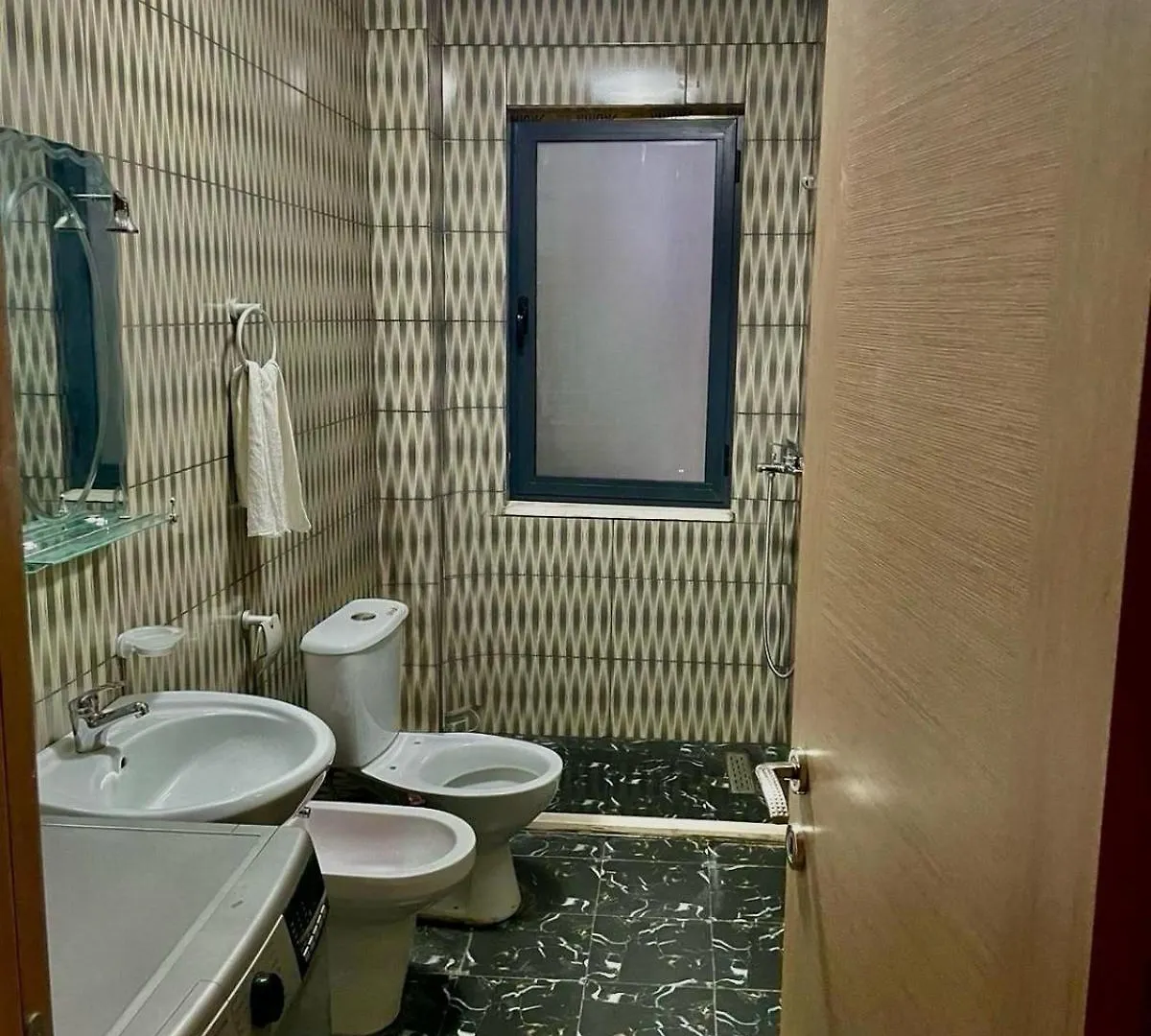 Dio Apartment, Tirana